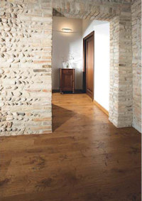 Rovere verniciato, morciato e piallato a mano